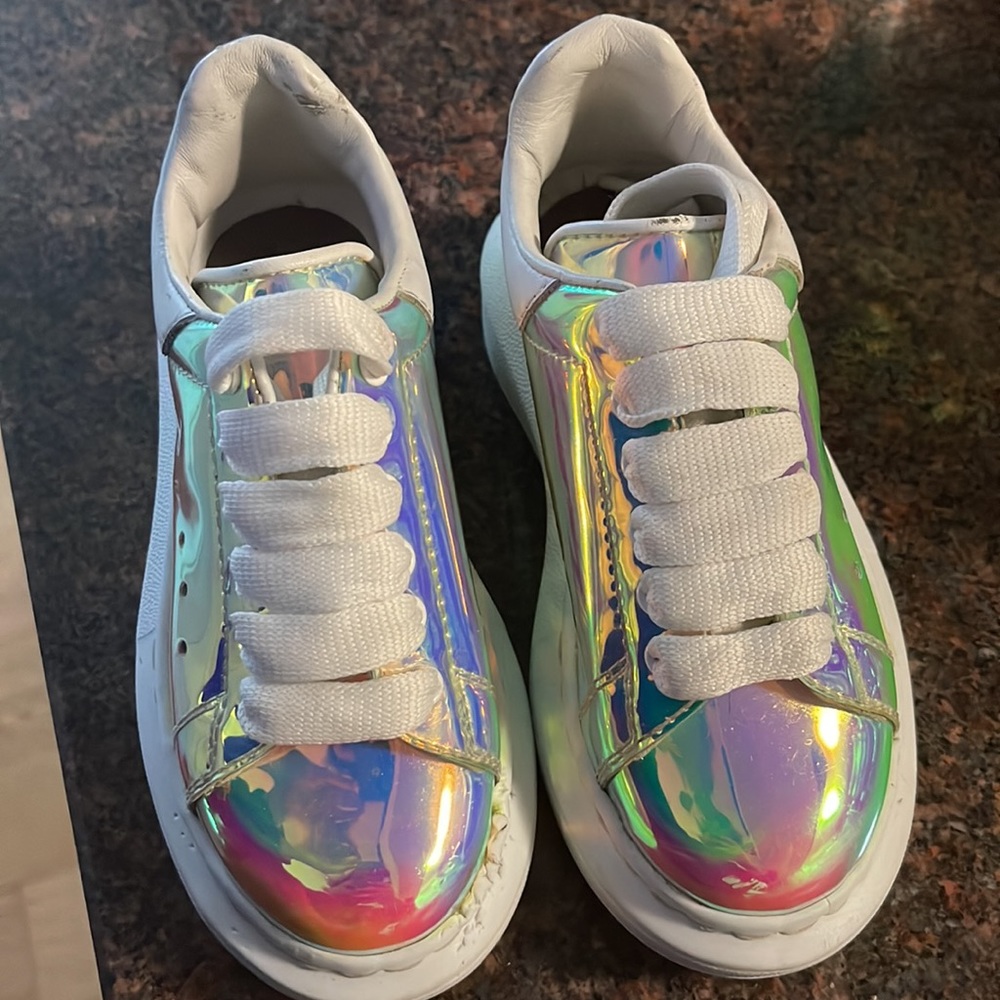 Toddler Alexander McQueen Kids
Oversized holographic-effect sneakers - Picture 2 of 6